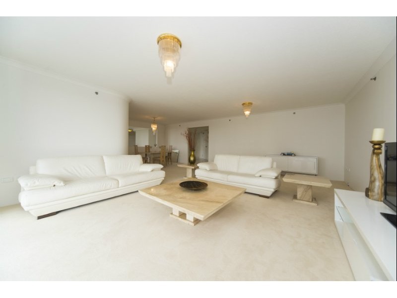 17/21 Bayview Street, Runaway Bay QLD 4216