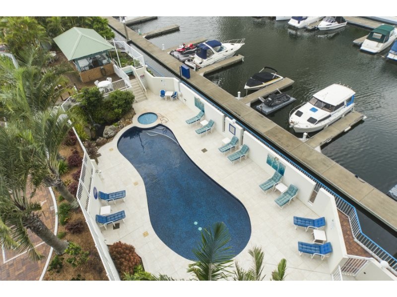 17/21 Bayview Street, Runaway Bay QLD 4216
