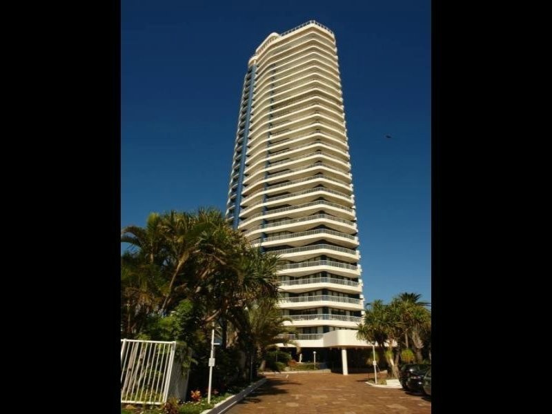 17/21 Bayview Street, Runaway Bay QLD 4216