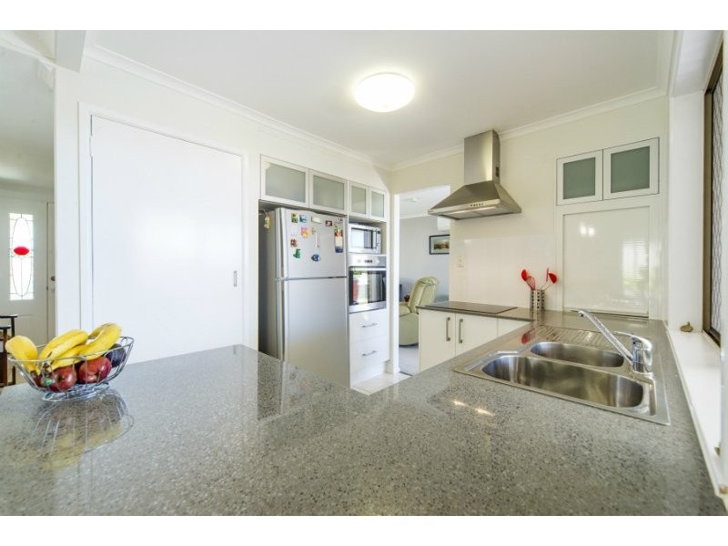 26 Ashburton Close, Arundel QLD 4214