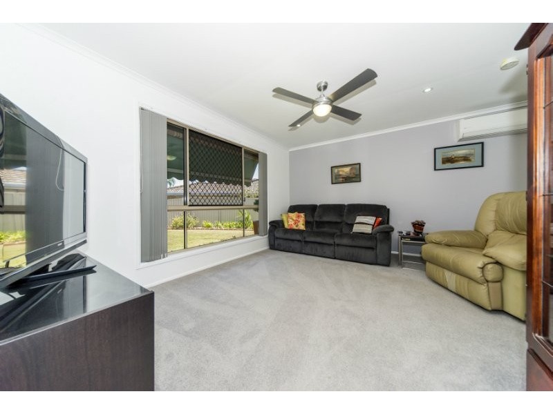 26 Ashburton Close, Arundel QLD 4214