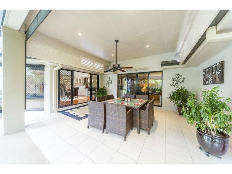 9 Manacor Place, Coombabah QLD 4216