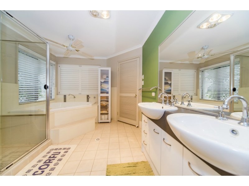 9 Manacor Place, Coombabah QLD 4216