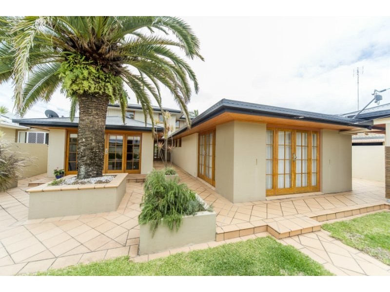 3 Amaroo Street, Biggera Waters QLD 4216