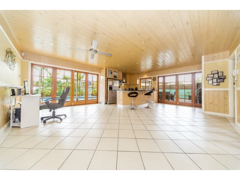 3 Amaroo Street, Biggera Waters QLD 4216