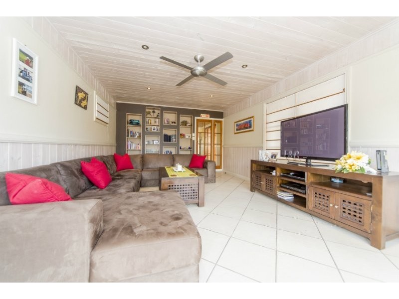 3 Amaroo Street, Biggera Waters QLD 4216