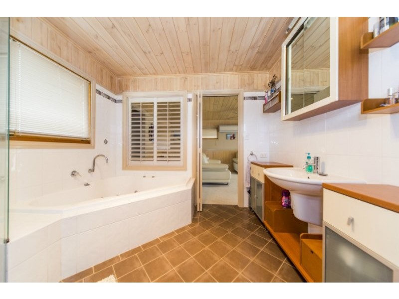 3 Amaroo Street, Biggera Waters QLD 4216