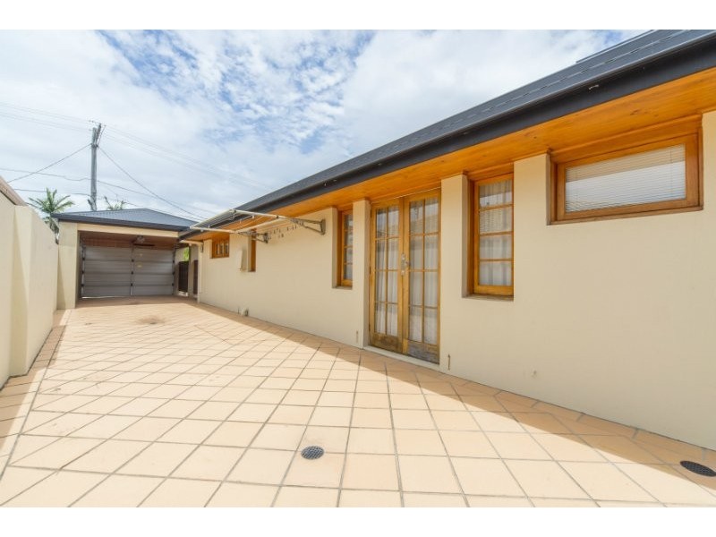 3 Amaroo Street, Biggera Waters QLD 4216