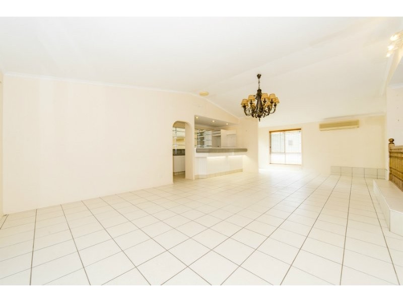 10 Dante Court, Arundel QLD 4214