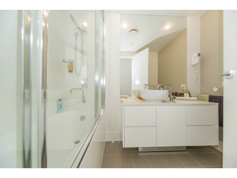 1002/438 Marine Parade, Biggera Waters QLD 4216