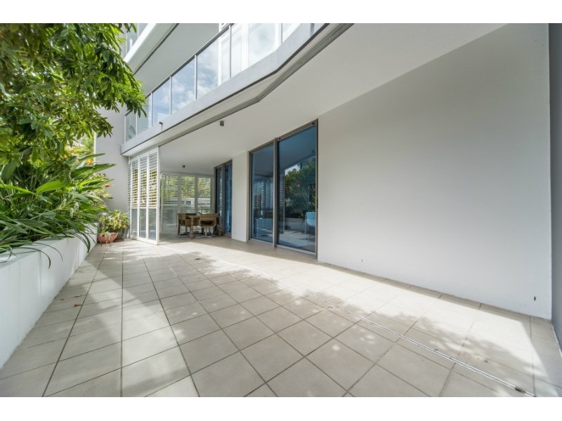 1002/438 Marine Parade, Biggera Waters QLD 4216