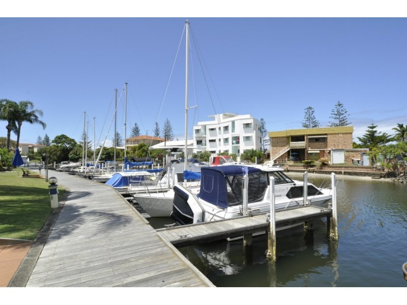 21/37 Bayview Street, Runaway Bay QLD 4216