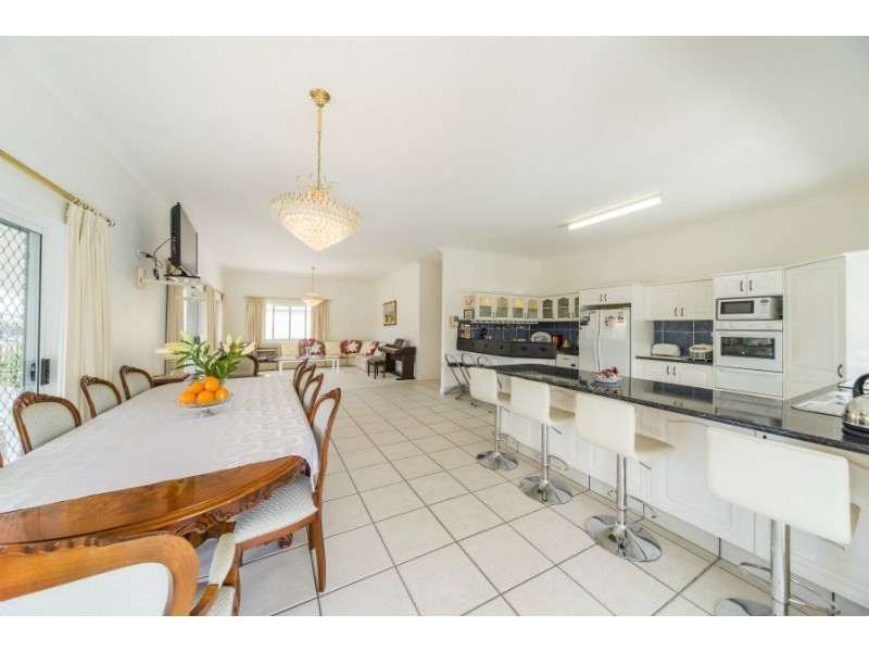 18 Grand Canal Way, Runaway Bay QLD 4216