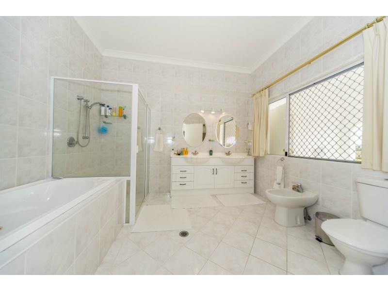 18 Grand Canal Way, Runaway Bay QLD 4216