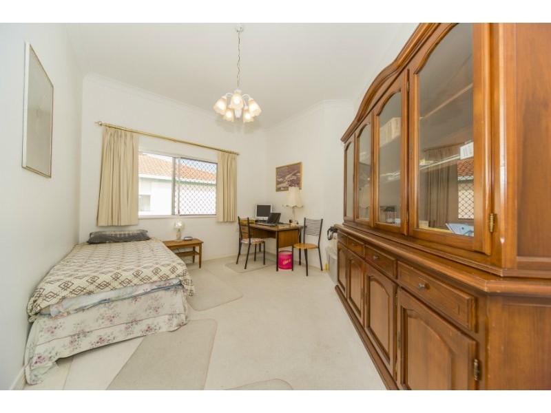 18 Grand Canal Way, Runaway Bay QLD 4216