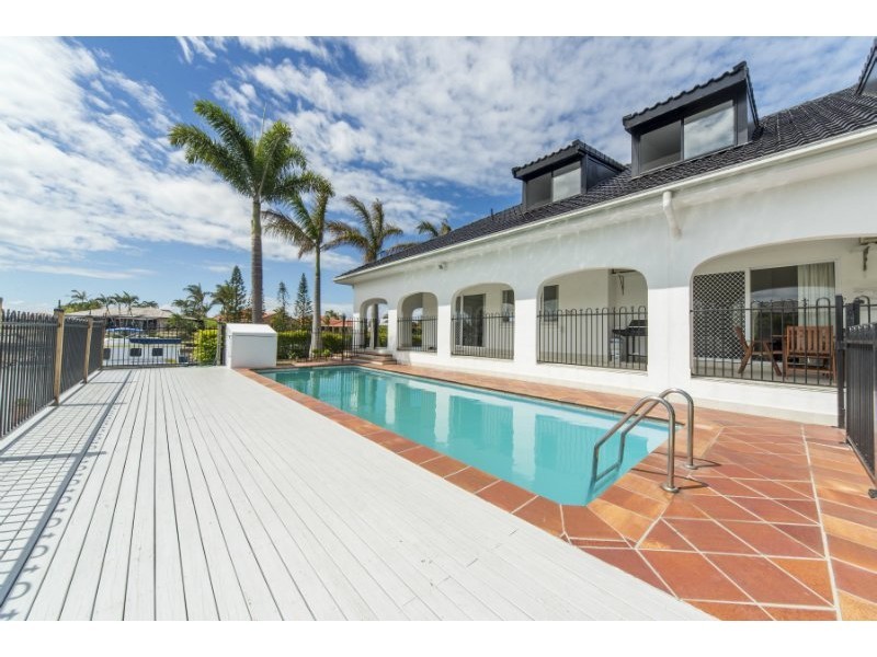18 Grand Canal Way, Runaway Bay QLD 4216