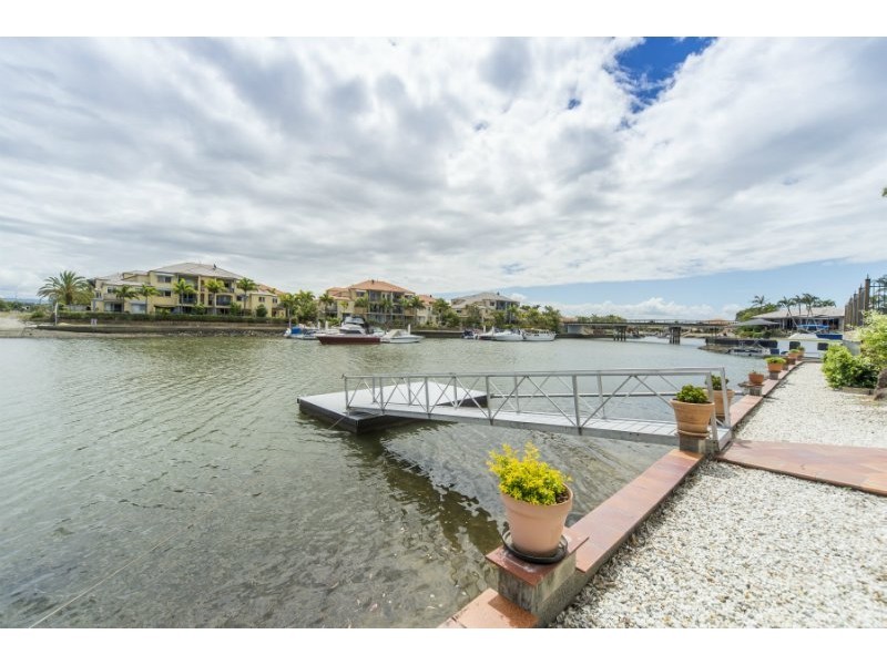 18 Grand Canal Way, Runaway Bay QLD 4216