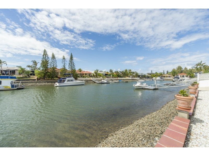 18 Grand Canal Way, Runaway Bay QLD 4216