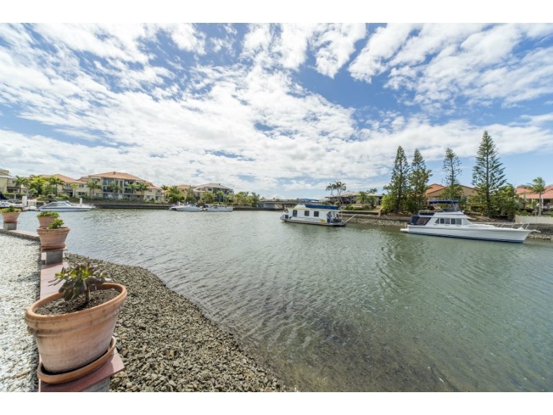 18 Grand Canal Way, Runaway Bay QLD 4216