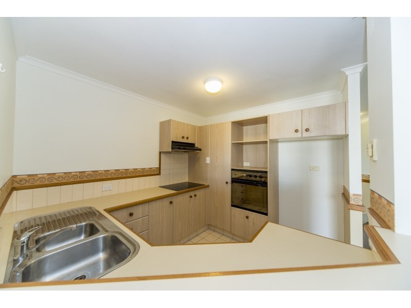 12/14 Jennifer Avenue, Runaway Bay QLD 4216