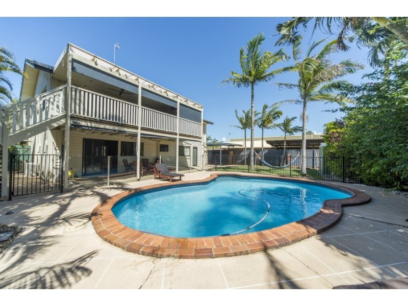 8 Burrendong Road, Coombabah QLD 4216