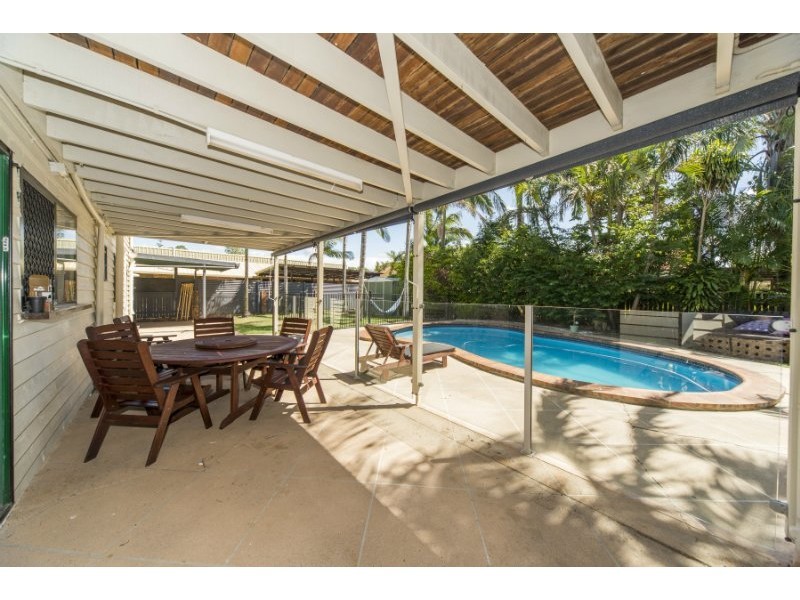 8 Burrendong Road, Coombabah QLD 4216