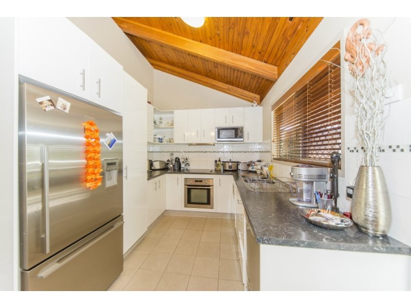 8 Burrendong Road, Coombabah QLD 4216