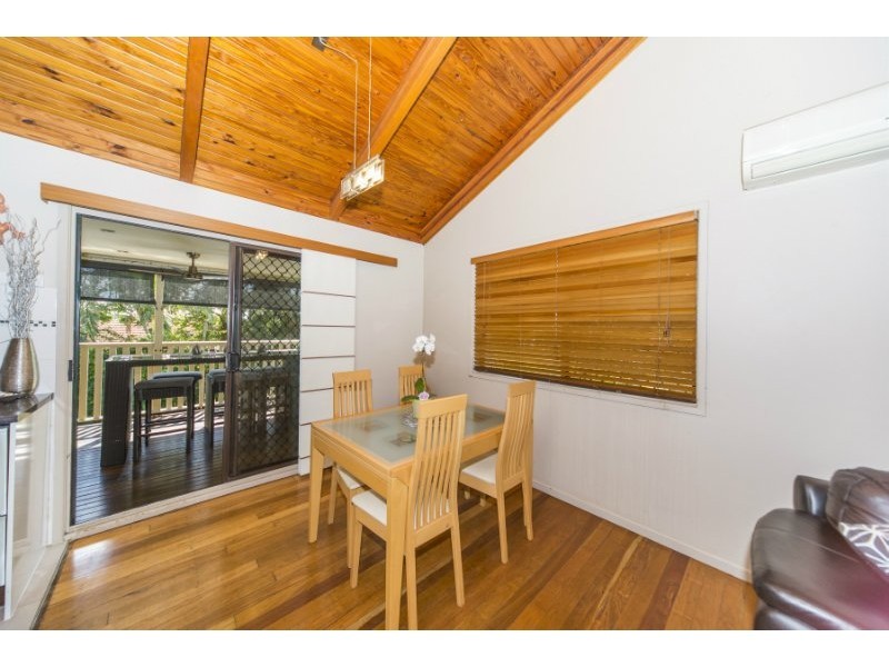 8 Burrendong Road, Coombabah QLD 4216