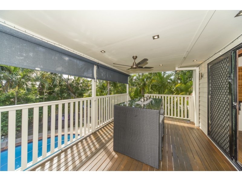 8 Burrendong Road, Coombabah QLD 4216