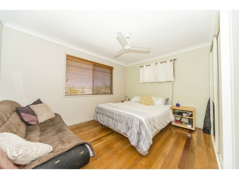 8 Burrendong Road, Coombabah QLD 4216