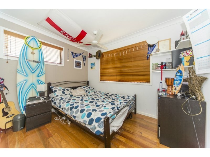8 Burrendong Road, Coombabah QLD 4216