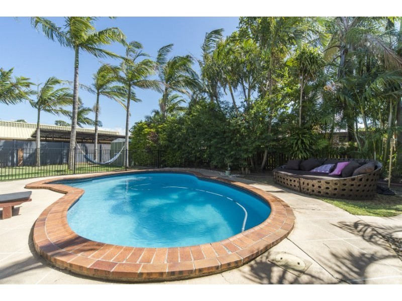 8 Burrendong Road, Coombabah QLD 4216