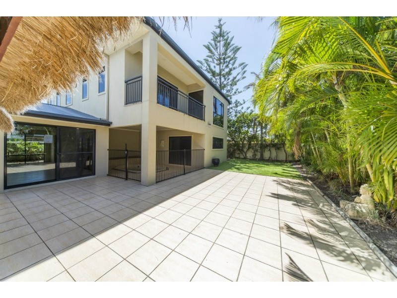 3 McCleary Street, Bundall QLD 4217
