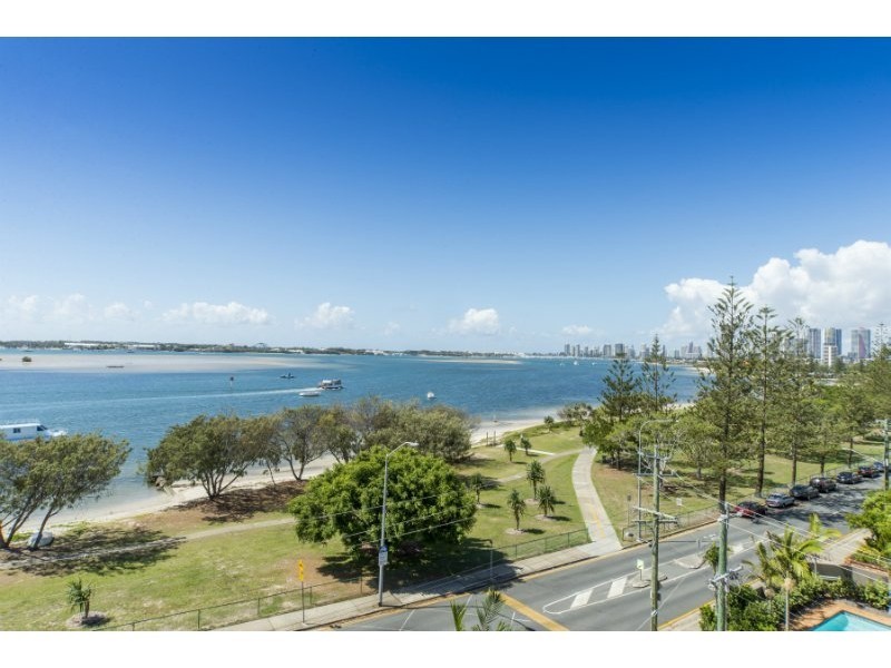23/242 Marine Parade, Labrador QLD 4215