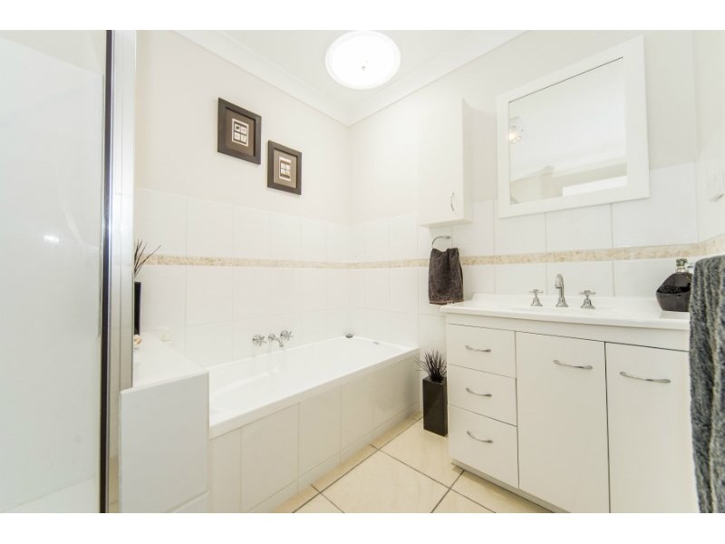 19 Matthew Flinders Drive, Hollywell QLD 4216