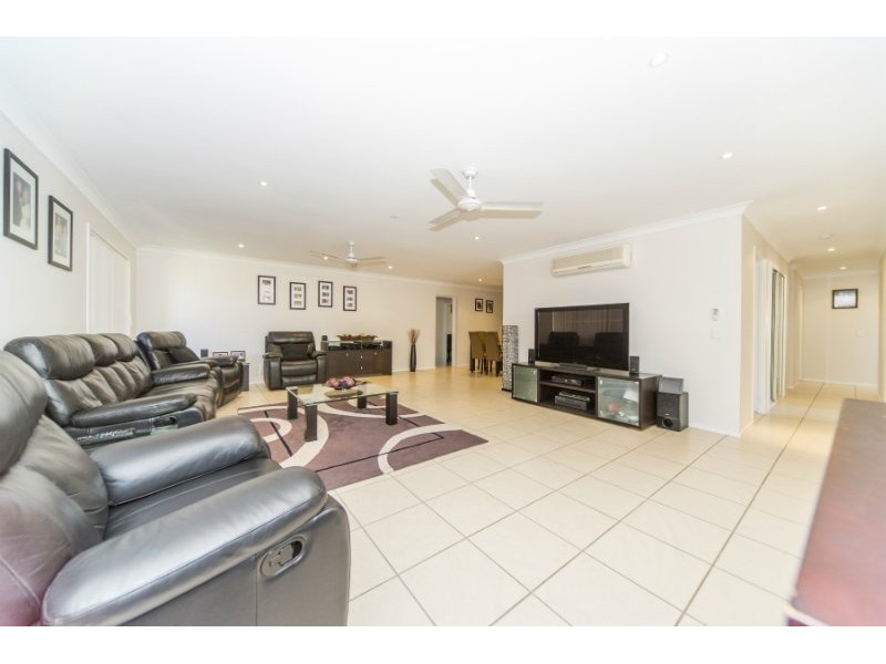 19 Matthew Flinders Drive, Hollywell QLD 4216