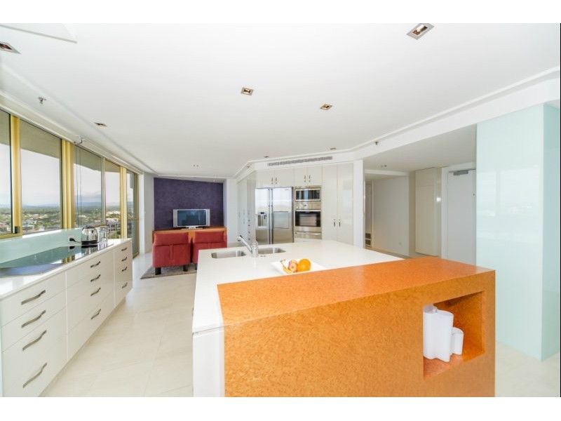 26/19 Oatland Esplanade, Runaway Bay QLD 4216