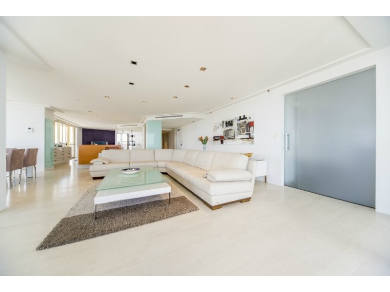 26/19 Oatland Esplanade, Runaway Bay QLD 4216