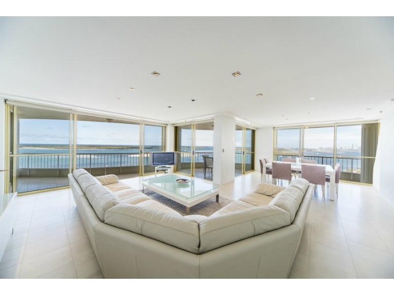 26/19 Oatland Esplanade, Runaway Bay QLD 4216