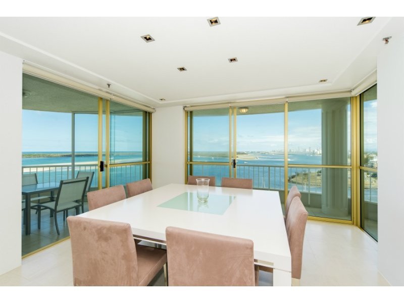 26/19 Oatland Esplanade, Runaway Bay QLD 4216