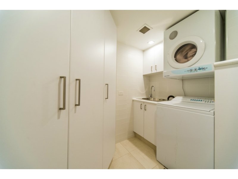 26/19 Oatland Esplanade, Runaway Bay QLD 4216