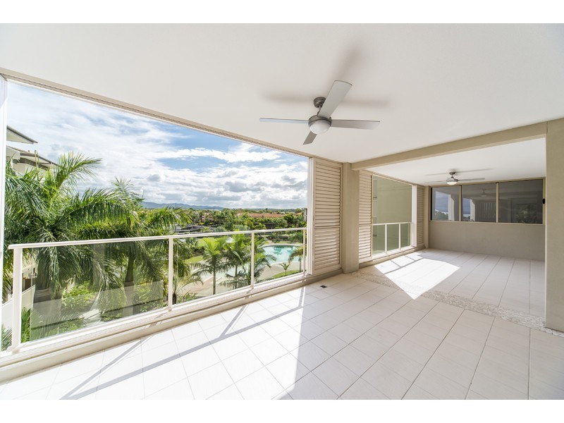 1748/1 Rialto Quay Drive, Hope Island QLD 4212