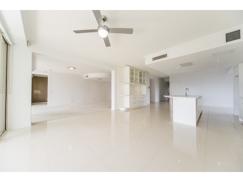 1748/1 Rialto Quay Drive, Hope Island QLD 4212