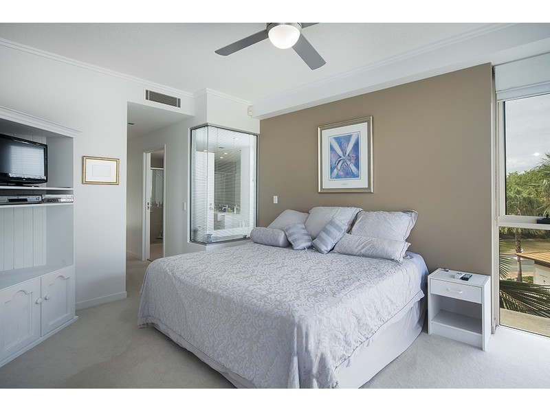 1748/1 Rialto Quay Drive, Hope Island QLD 4212