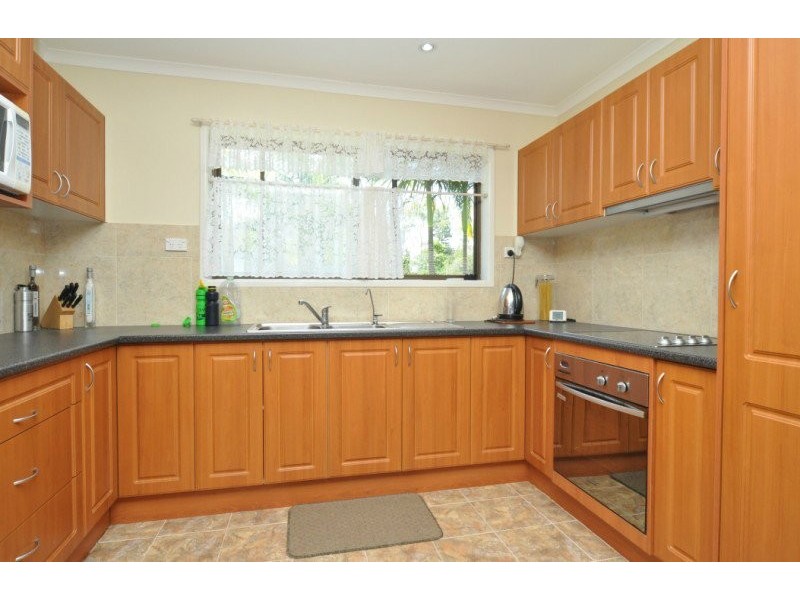 6 Thelma Street, Biggera Waters QLD 4216