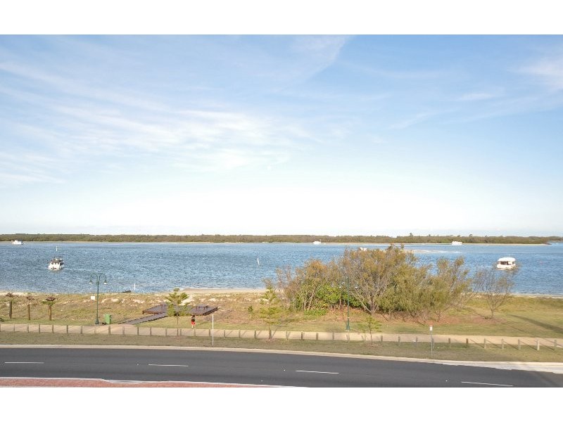 326/392 Marine Parade, Labrador QLD 4215