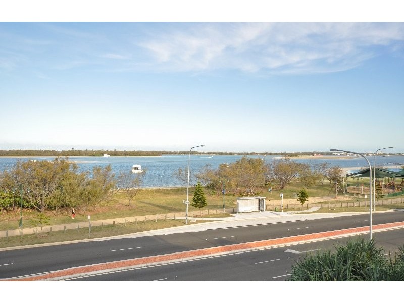 326/392 Marine Parade, Labrador QLD 4215