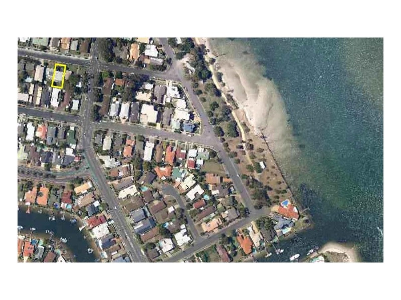 24 Milton Avenue, Paradise Point QLD 4216