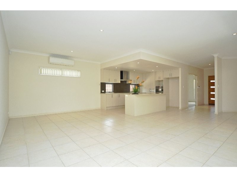 19 Garawarra Crescent, Upper Coomera QLD 4209