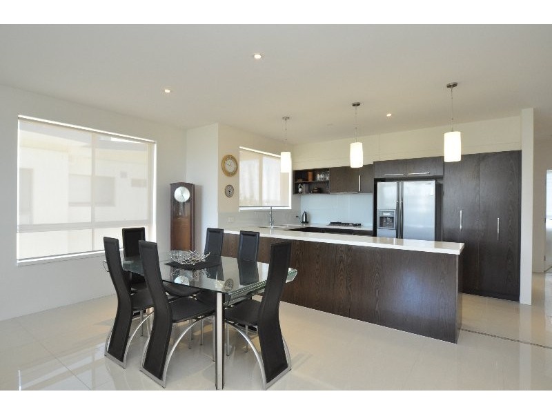 534/3-5 Pendraat Parade, Hope Island QLD 4212
